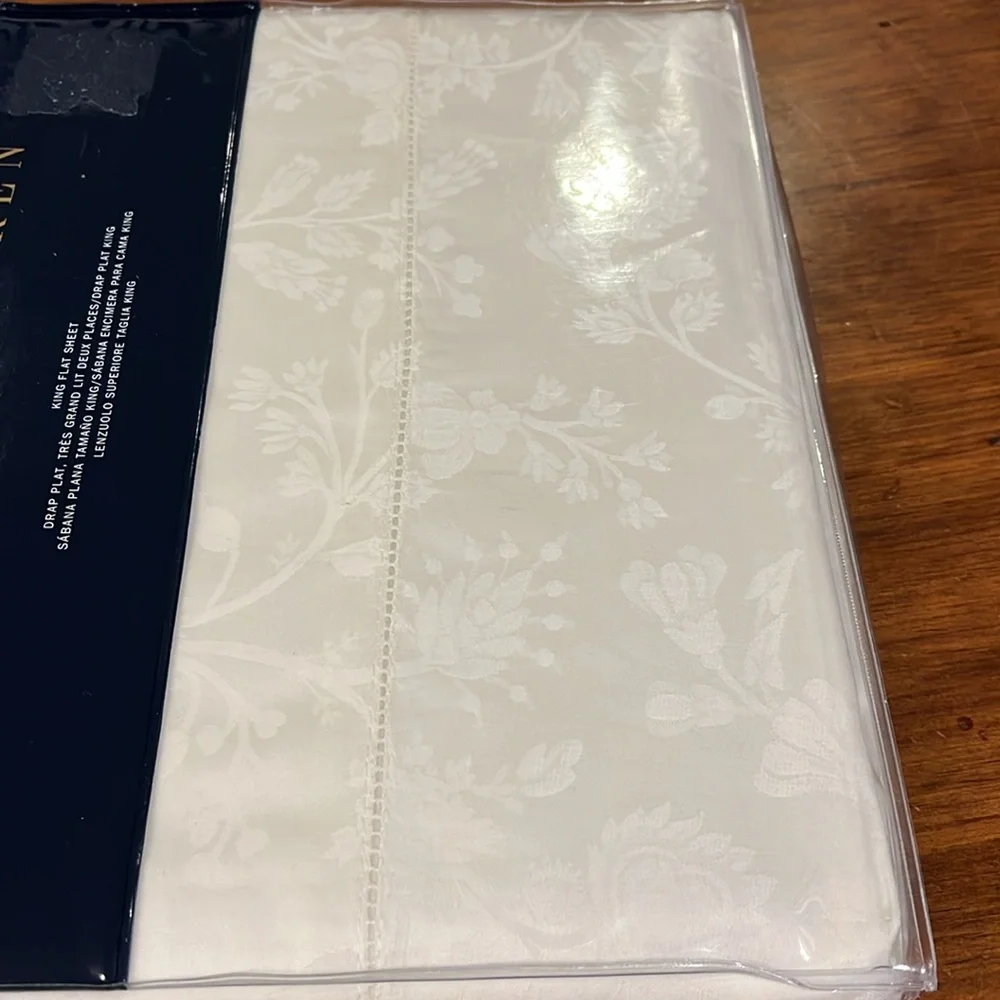 Ralph Lauren Ashmont King Flat Sheet 112”x102” new Cream Made in Italy Floral